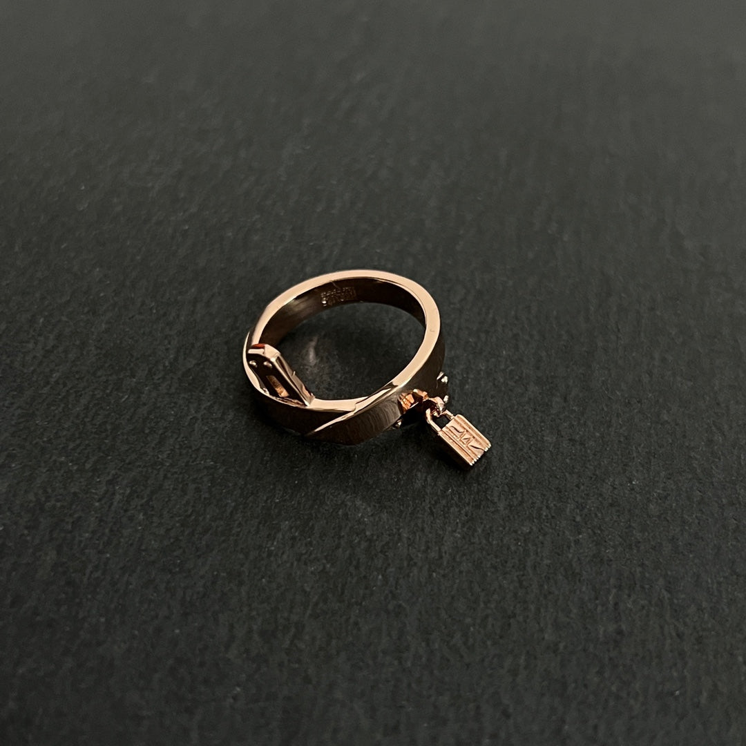 18K Kelly Gavroche Hermès Ring