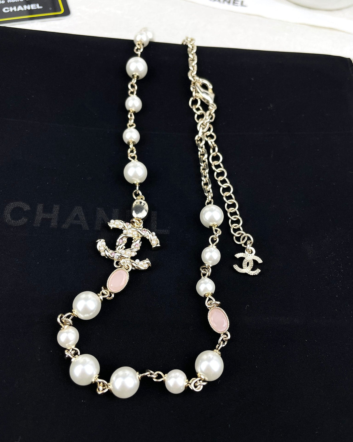 18K Chanel Pearls Necklace