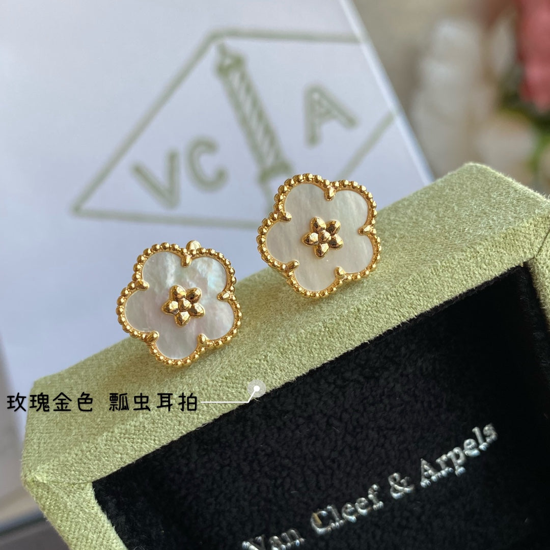 18K Van Cleef & Arpels Lucky Spring Plum Blossom Earrings