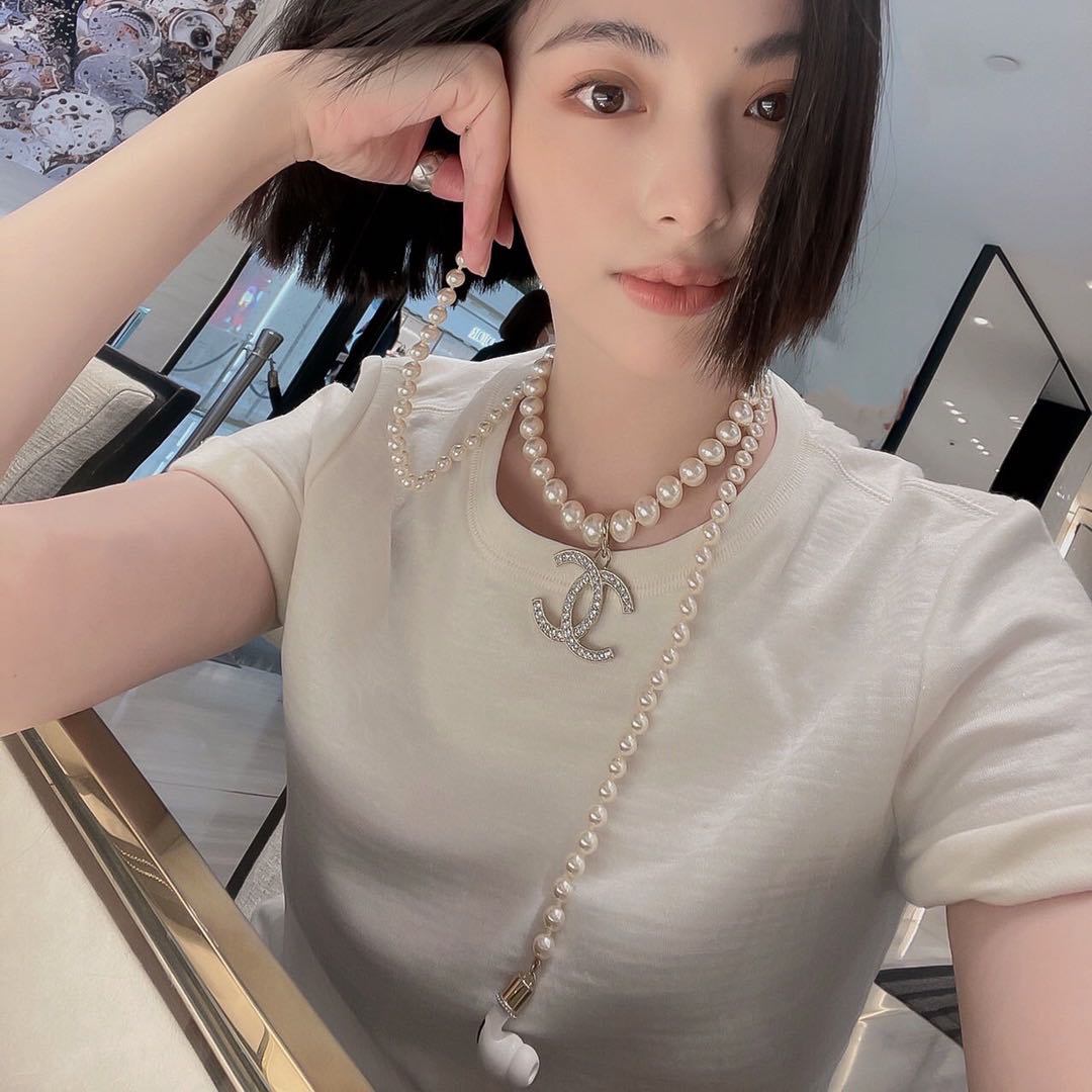18K Chanel Pearls Long Necklace