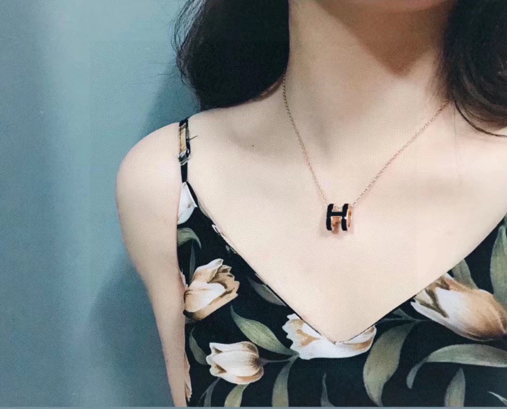 18K Mini Pop Hermès Black Necklace