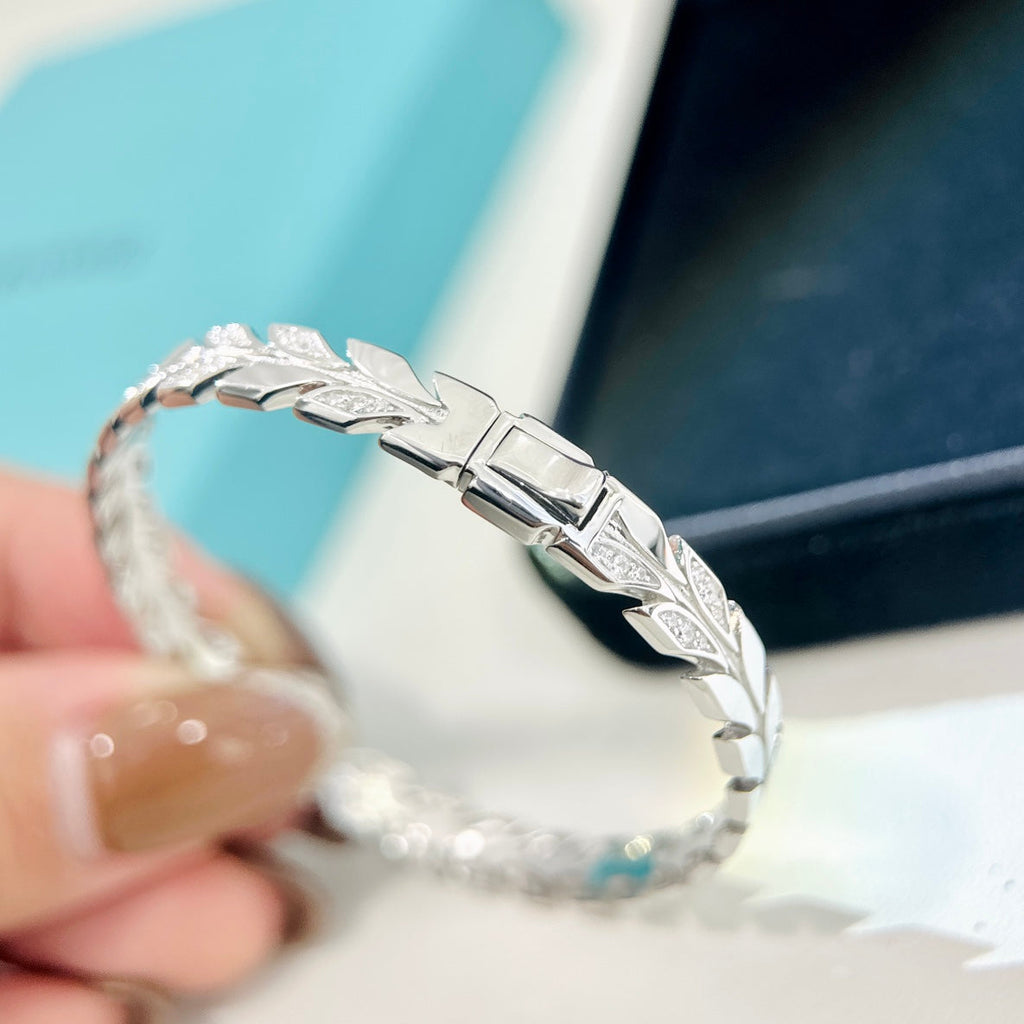 18K Tiffany & Co. Victoria Vine Diamonds Bracelet