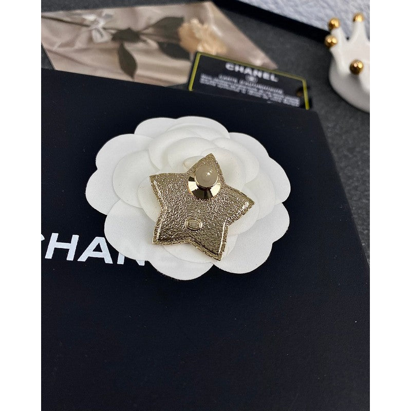 18K Chanel Star Pearl Brooch