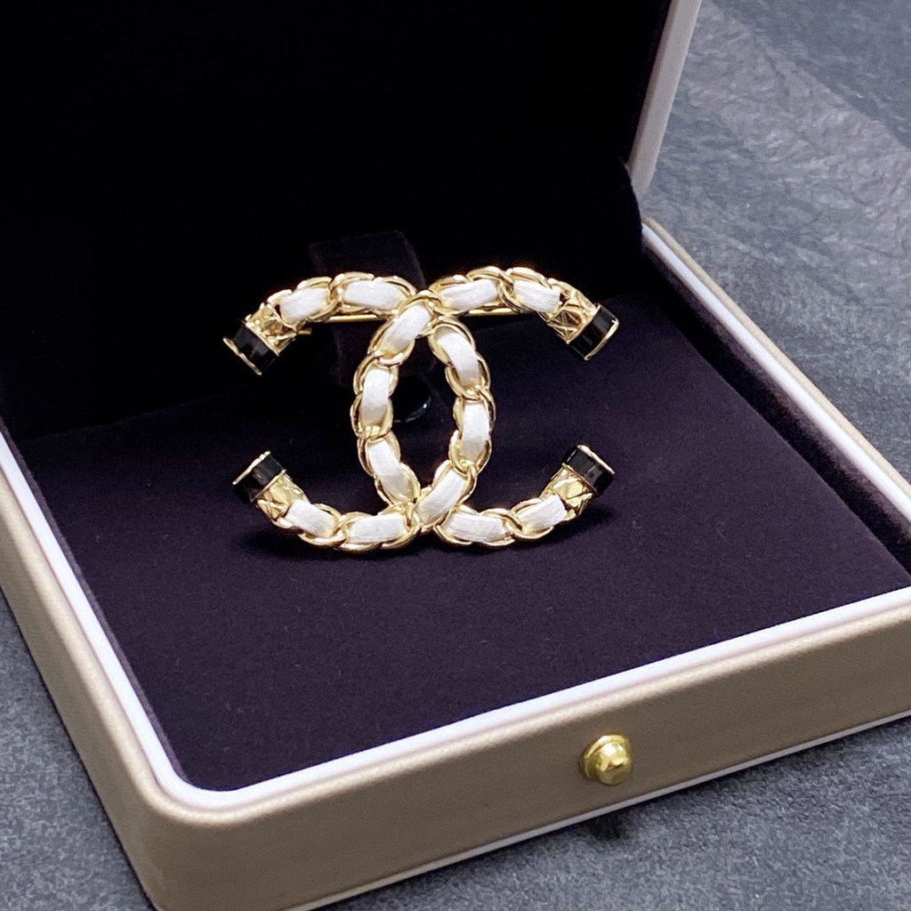 18K Chanel Pearl Brooch