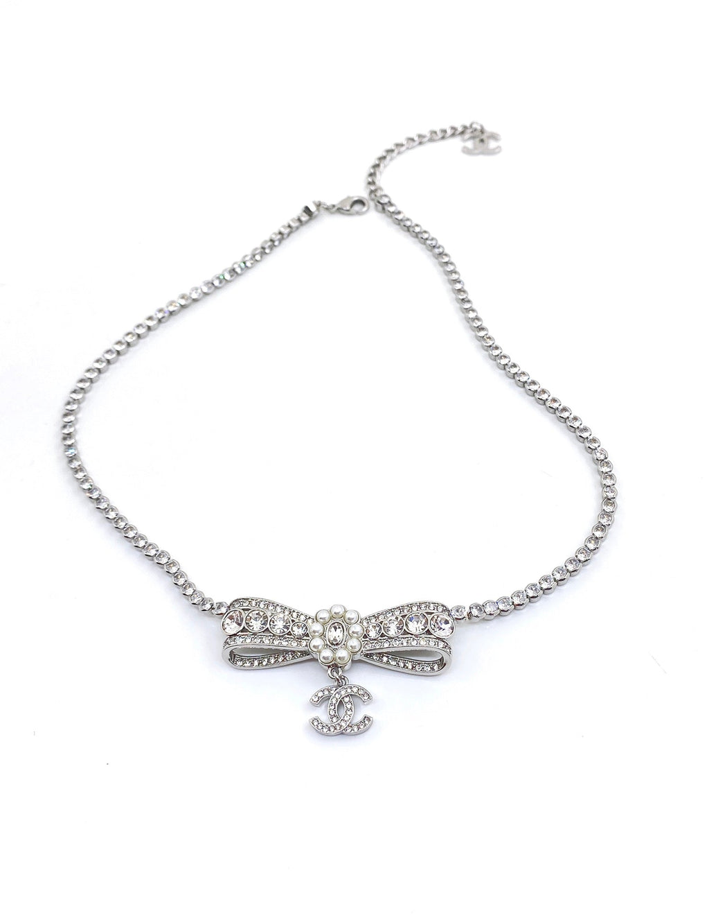 18K Chanel Diamonds Bow Tie Necklace