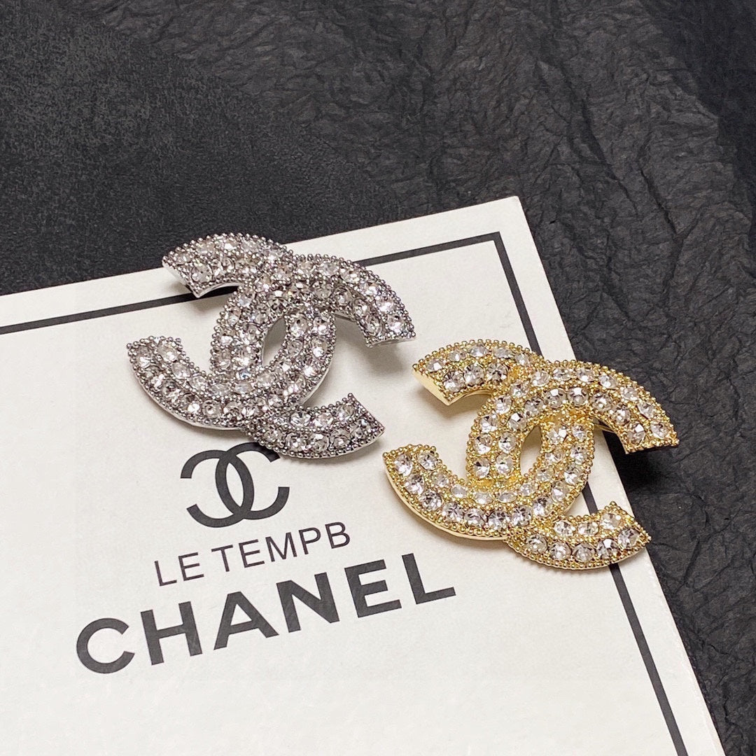 18K Chanel Diamonds Brooch