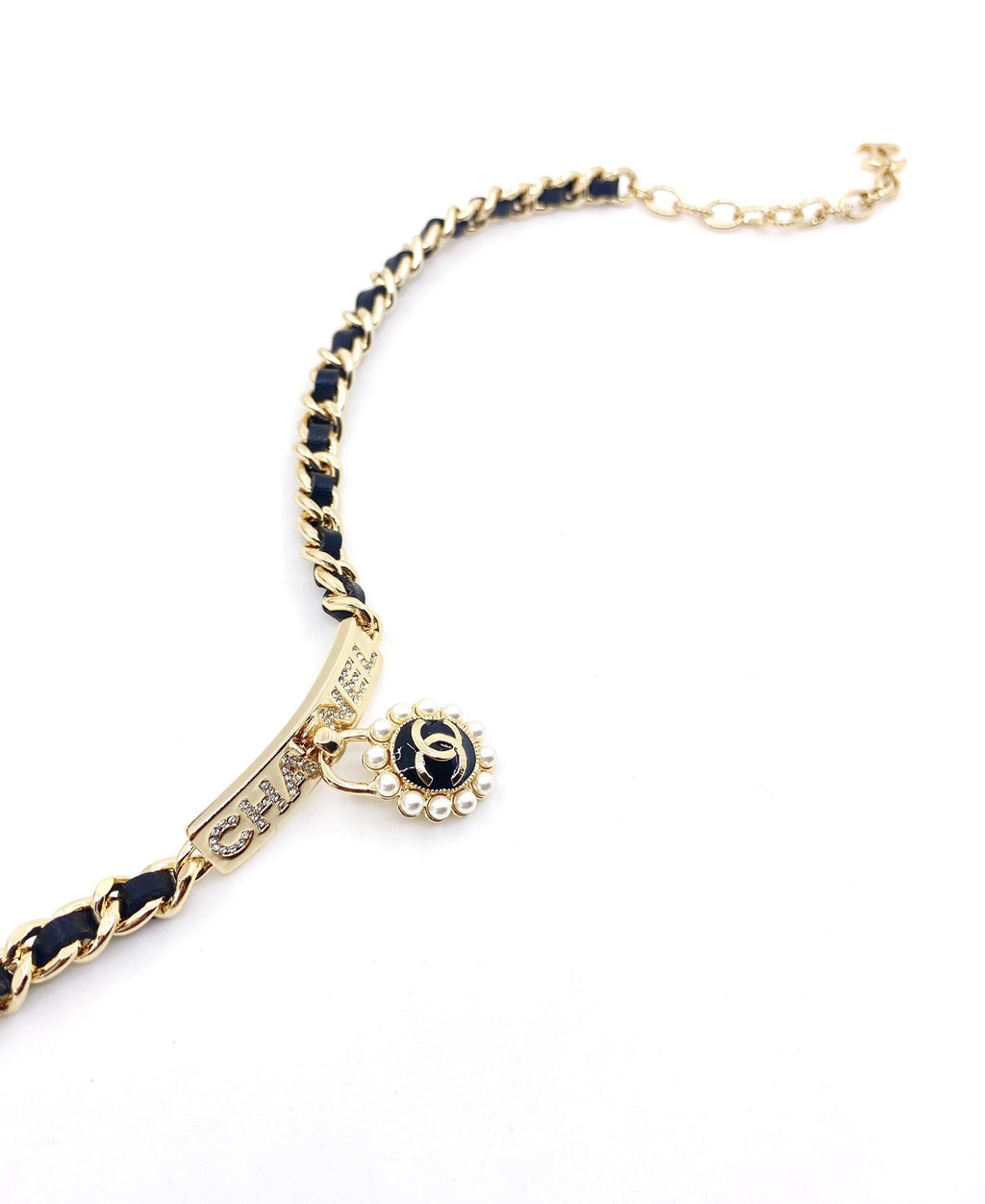 18K Chanel Pearls Choker Necklace