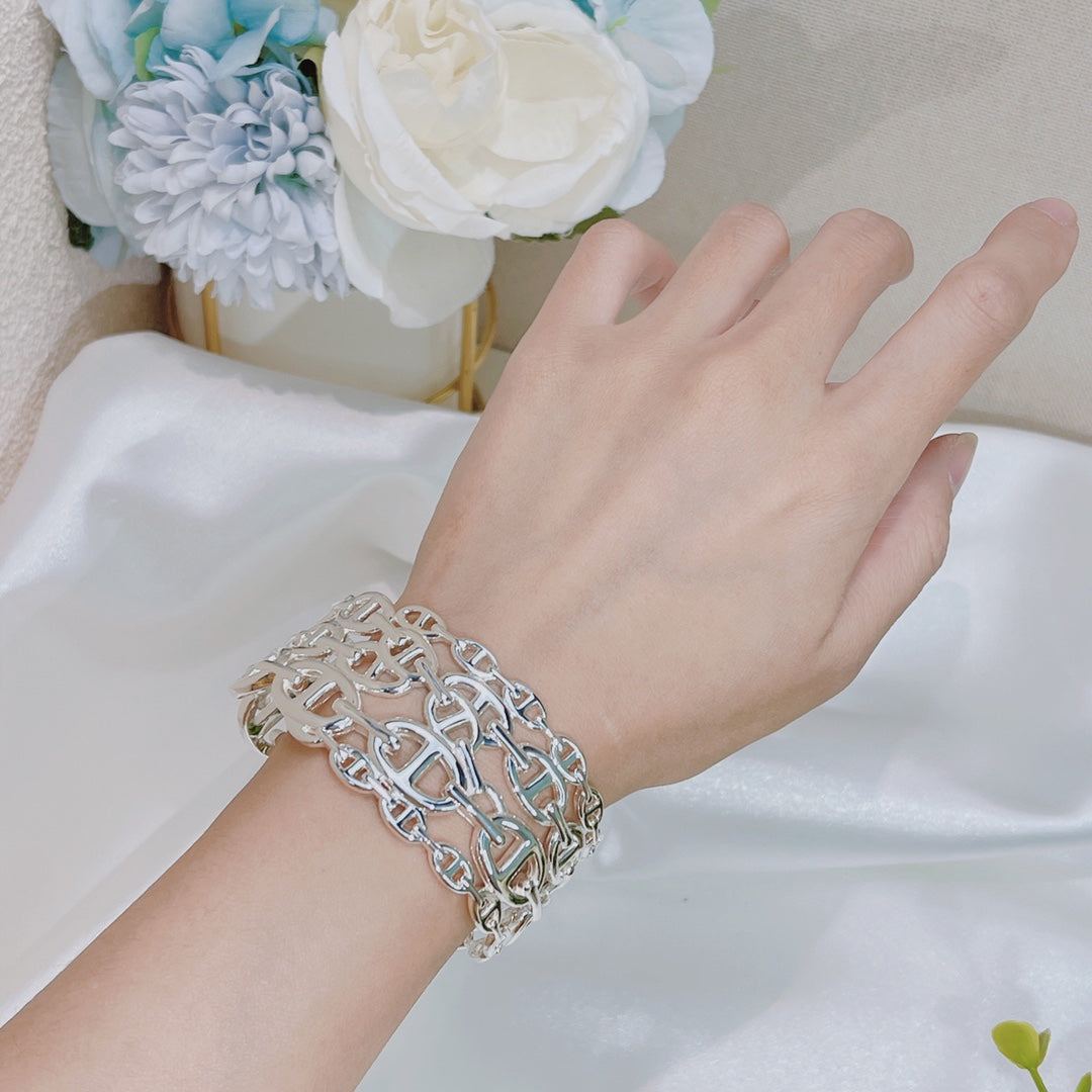 18K Chaine D'Ancre Wide Cutwork Hermès Bracelet