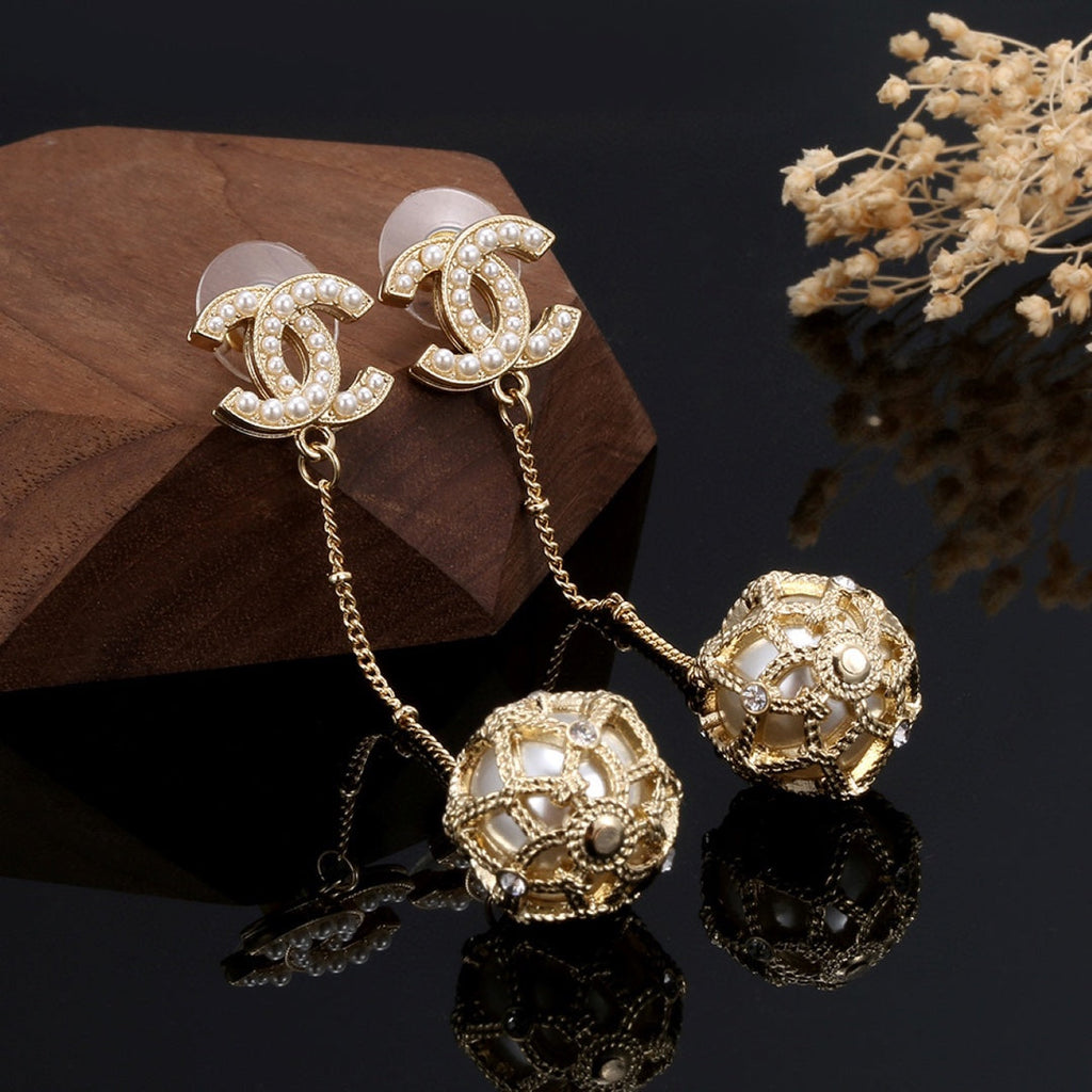 18K Chanel Pearl Long Earrings