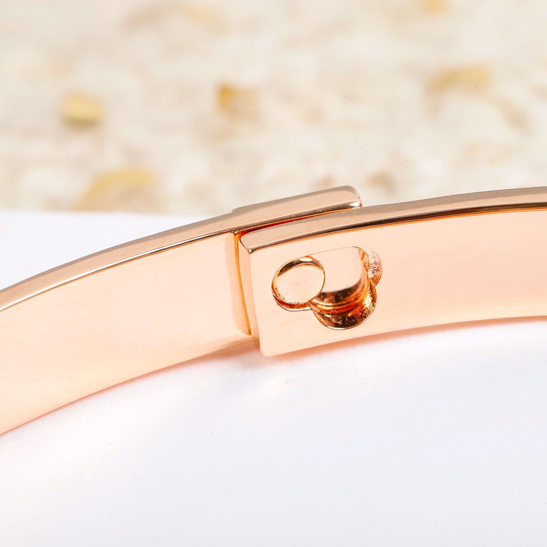 18K Collier De Chien Diamond Hermès Bracelet