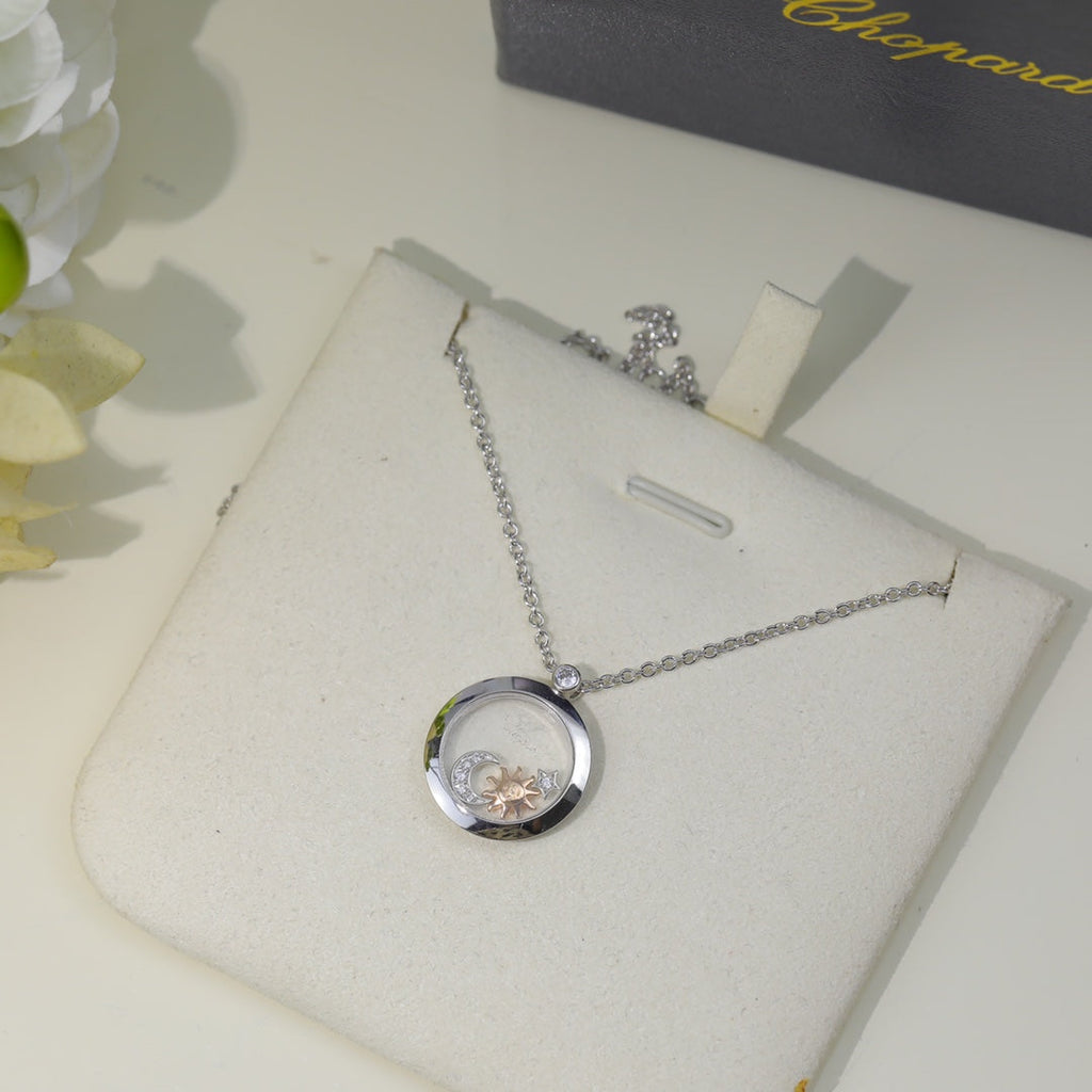 18K Chopard Happy Diamonds Pendant Necklace