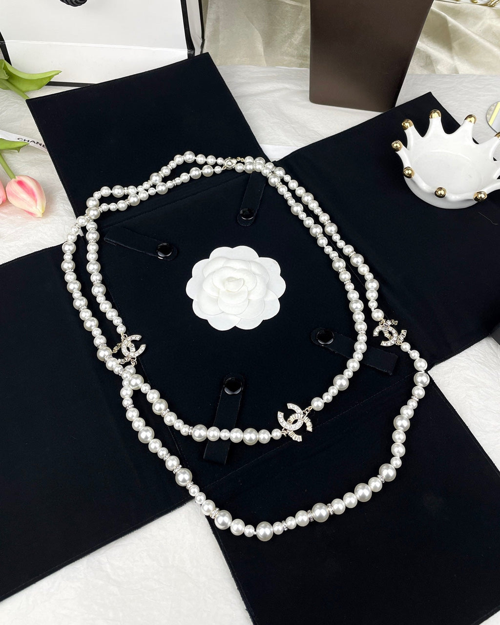 18K Chanel Pearls Long Necklace