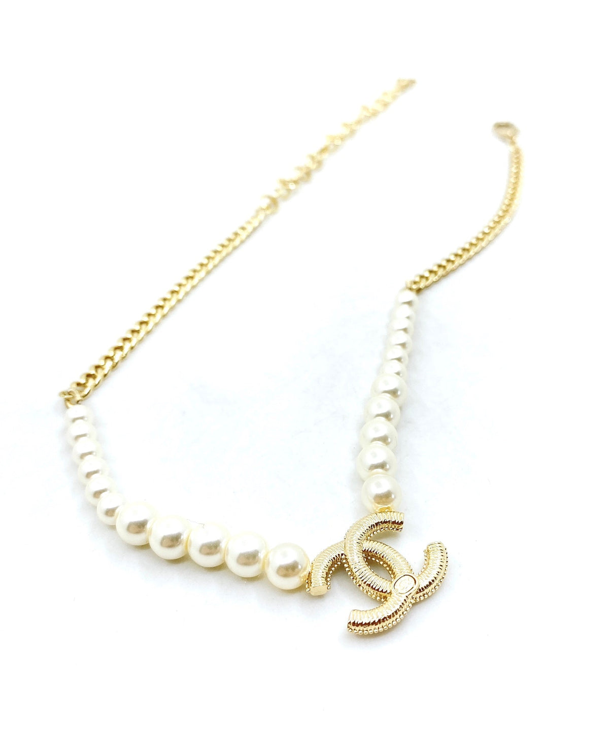 18K Chanel Pearls Choker Necklace