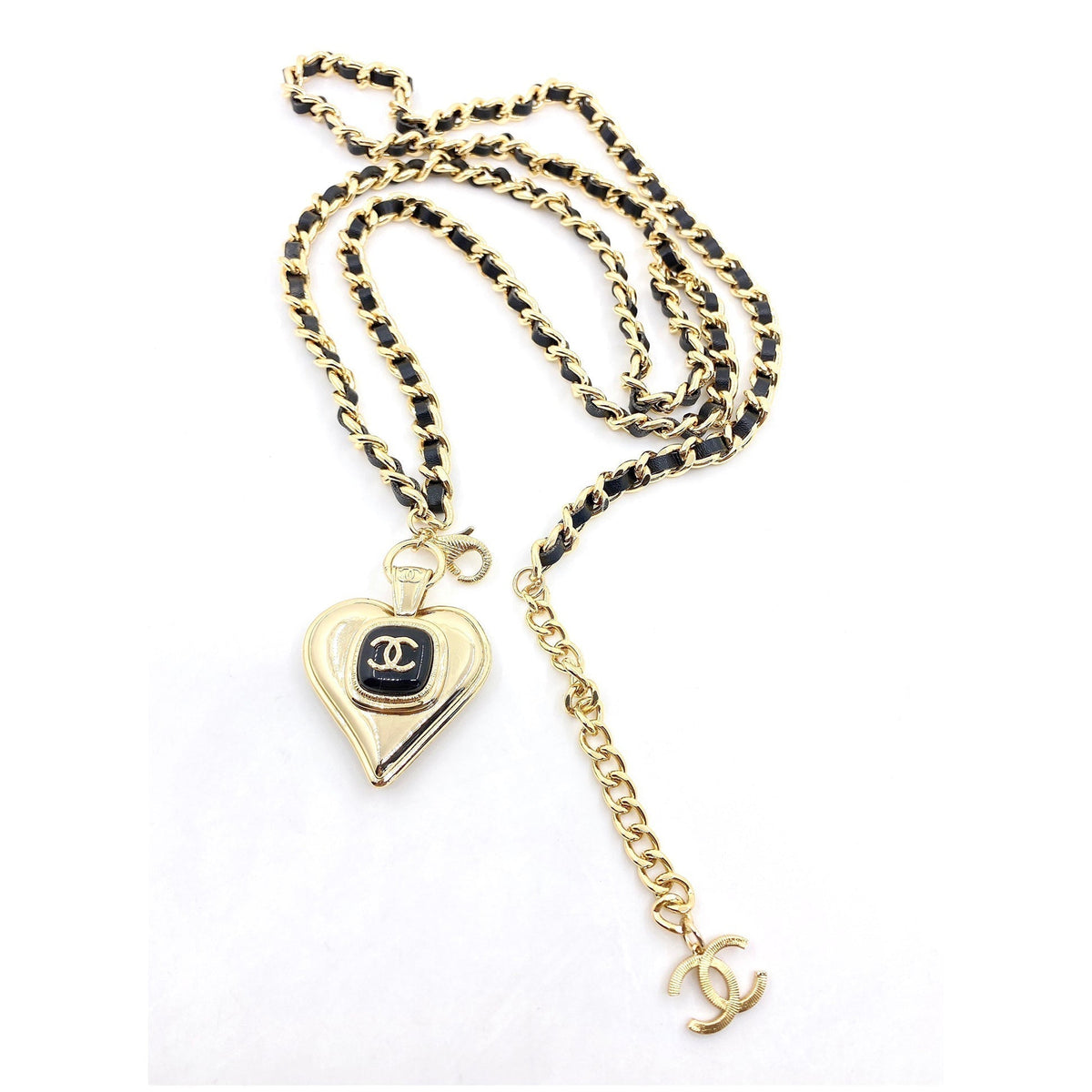 18K Chanel Heart Pendant Necklace