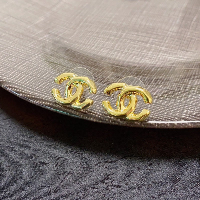 18K Chanel Gold Earrings