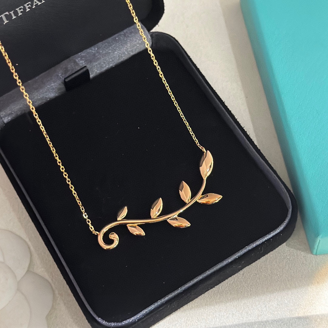 18K Tiffany & Co. Olive Leaf Vine Pendant Necklace
