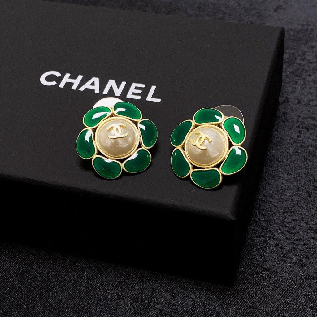 18K Chanel Emerald Petals Earrings