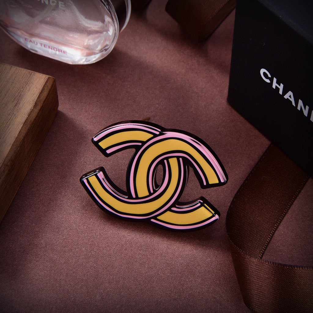 18K Chanel Yellow Brooch