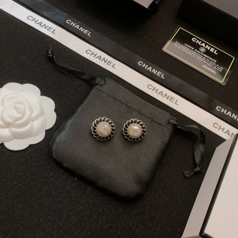 18K Chanel Black Earrings
