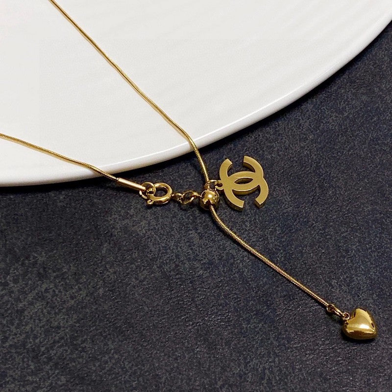 18K Chanel Heart Pendant Gold Necklace