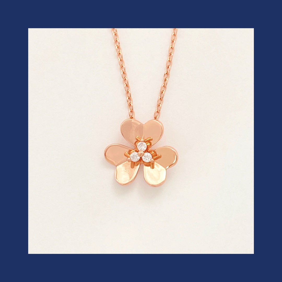 18K Van Cleef & Arpels Frivole Large Necklace