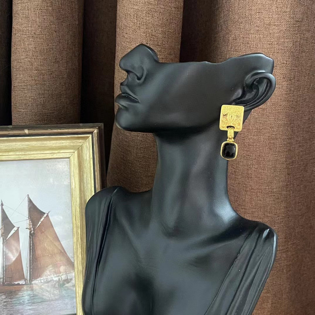18K Chanel Black Pearl Earrings