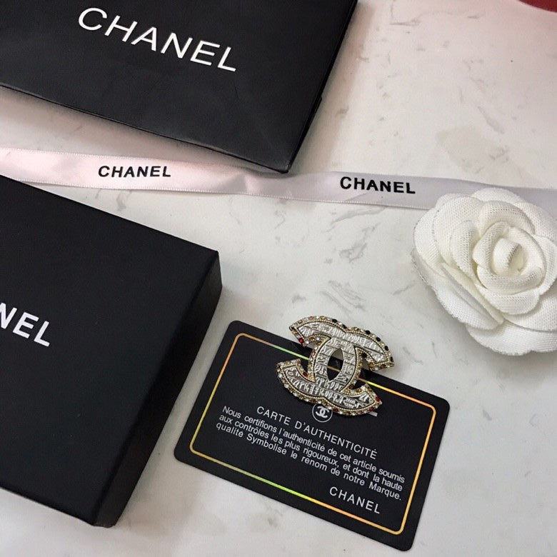 18K Chanel Diamonds Brooch