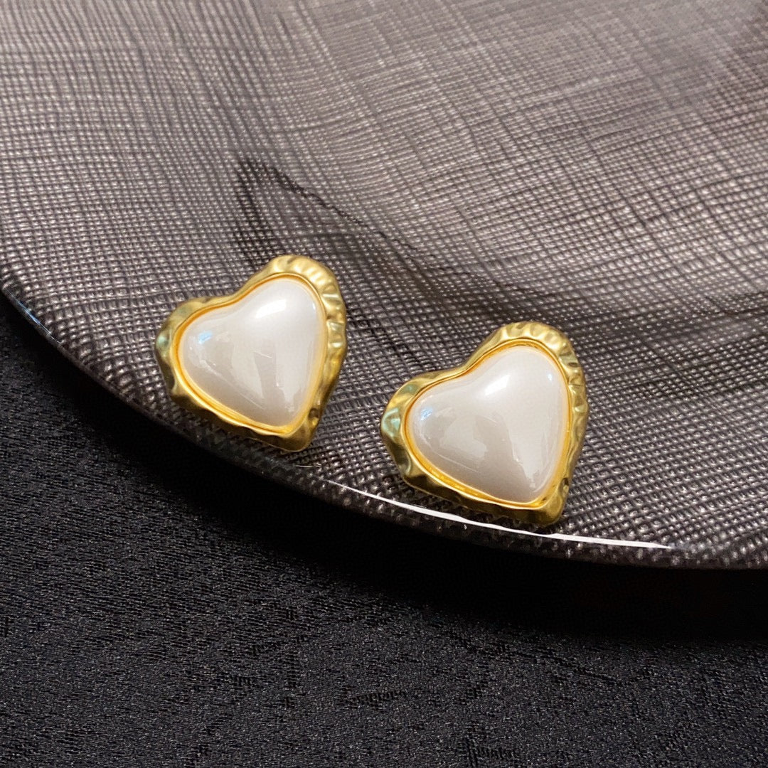 18K Chanel Heart Pearl Earrings