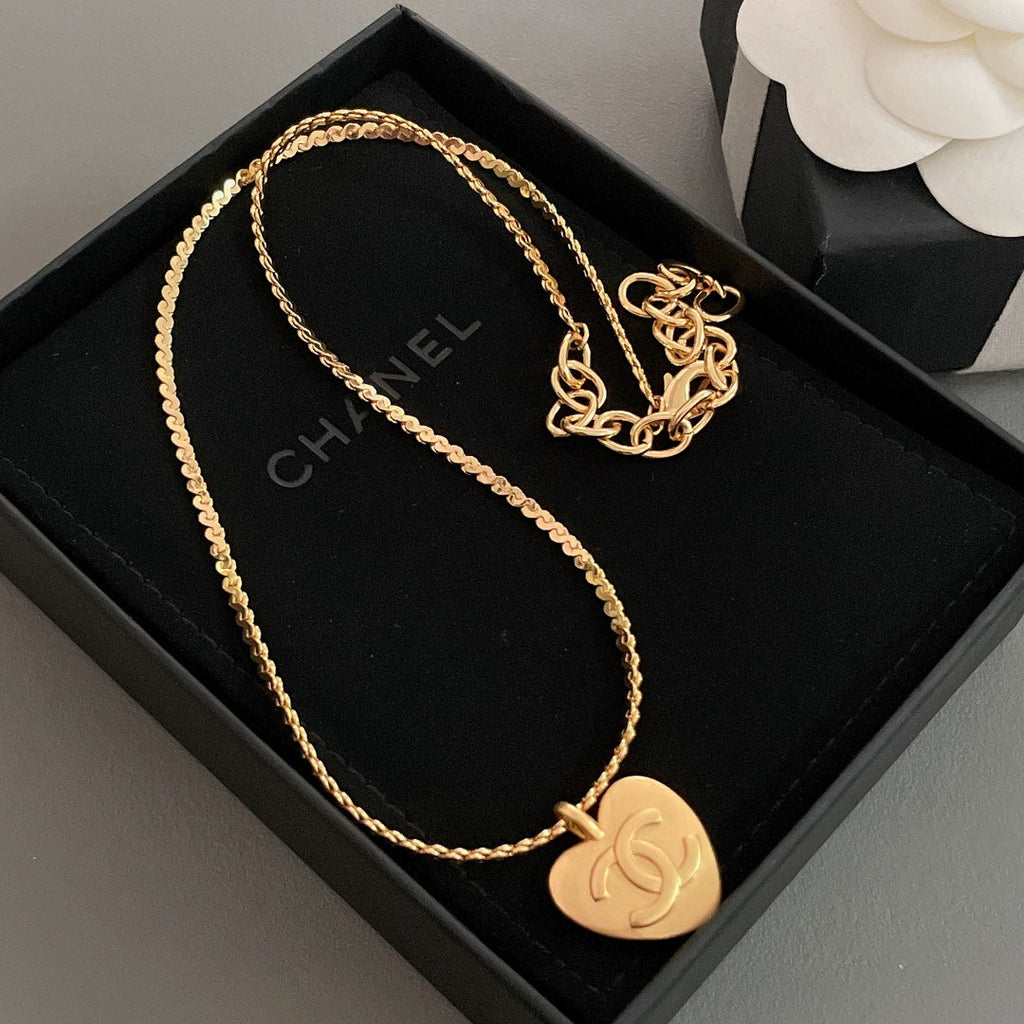18K Chanel Vintage Necklace