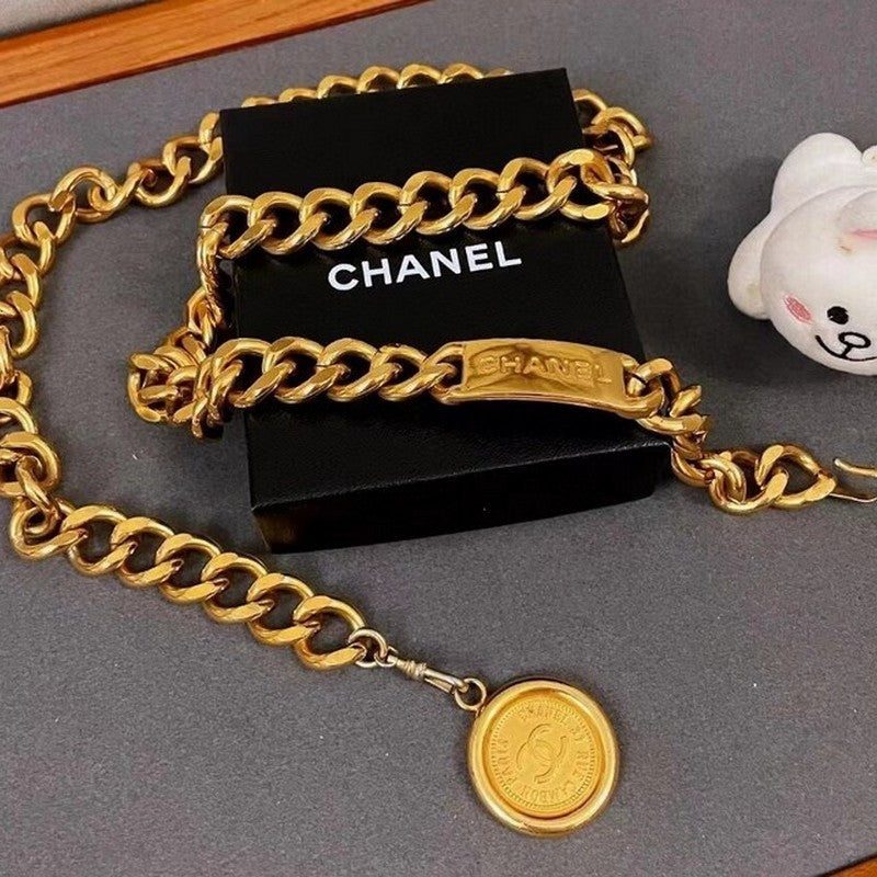 18K Chanel Gold Vintage Necklace