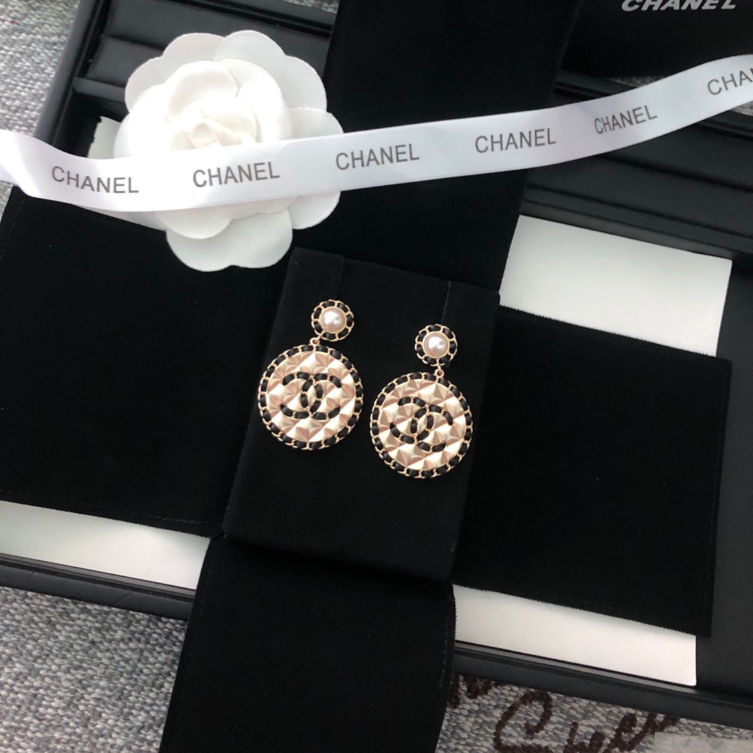 18K Chanel Leather Round Earrings