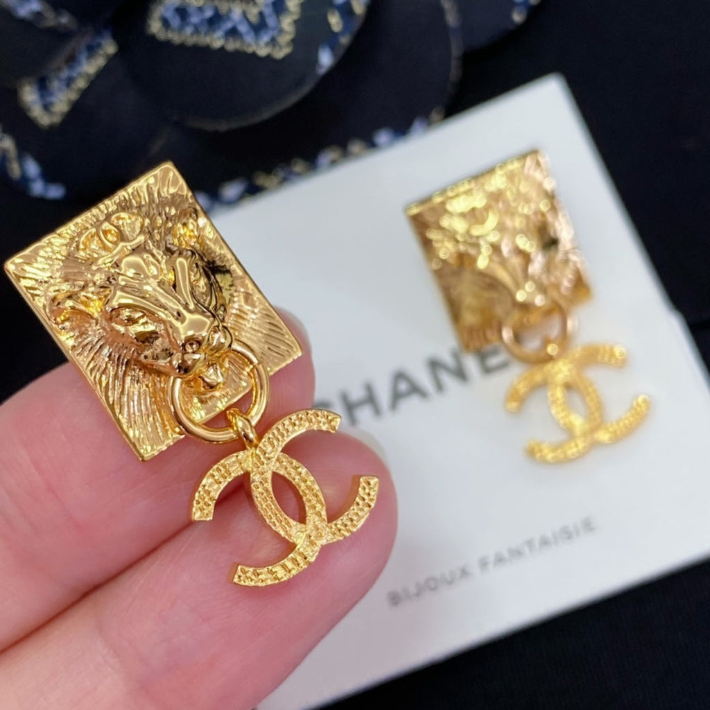 18K Chanel Lion Sharp Earrings