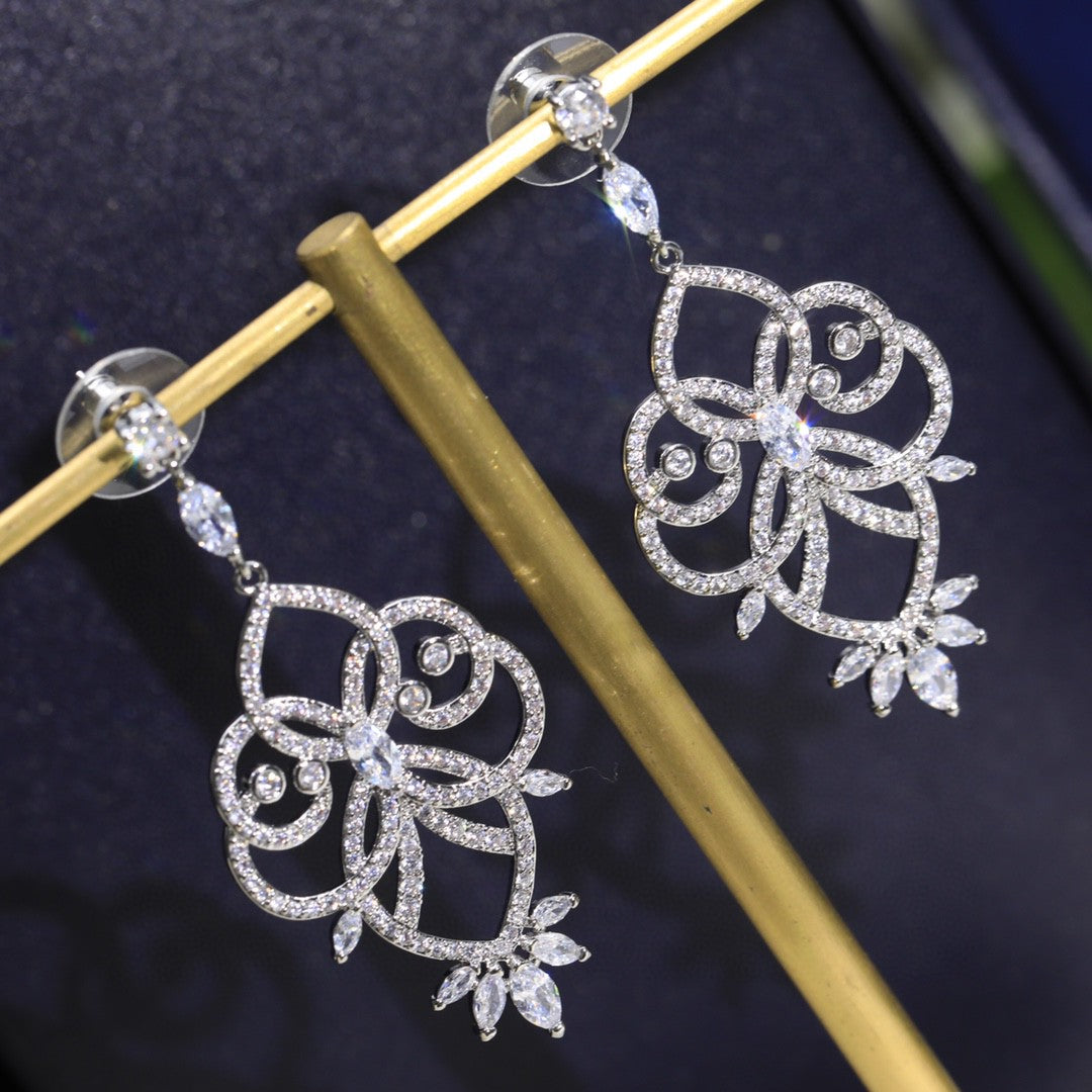 18K Piaget Mythical Journey Earrings