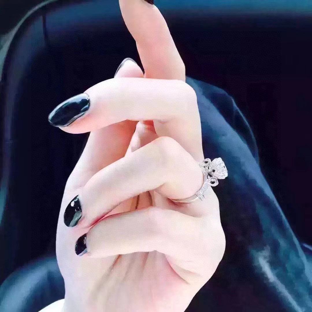 18K Chaumet Joséphine Ring