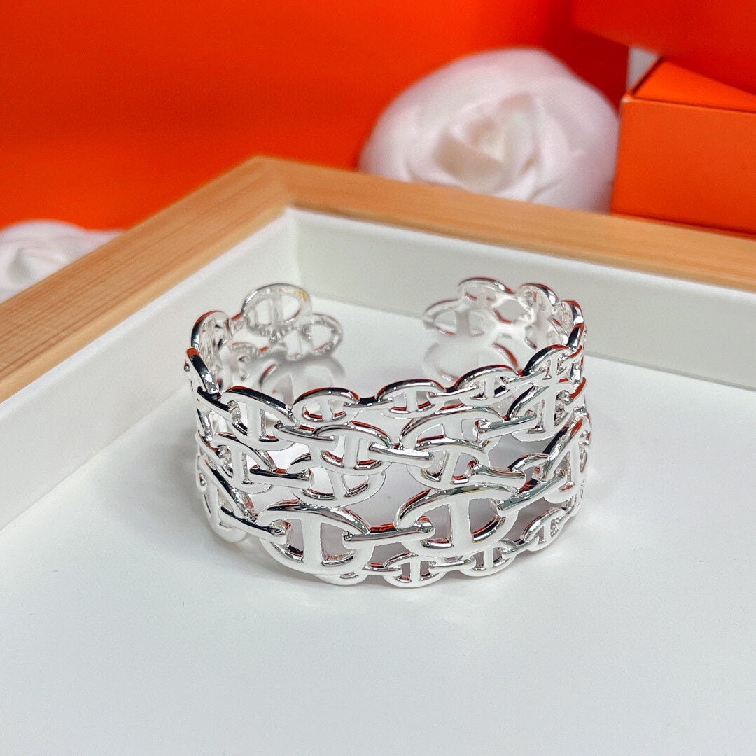 18K Chaine D'Ancre Wide Cutwork Hermès Bracelet