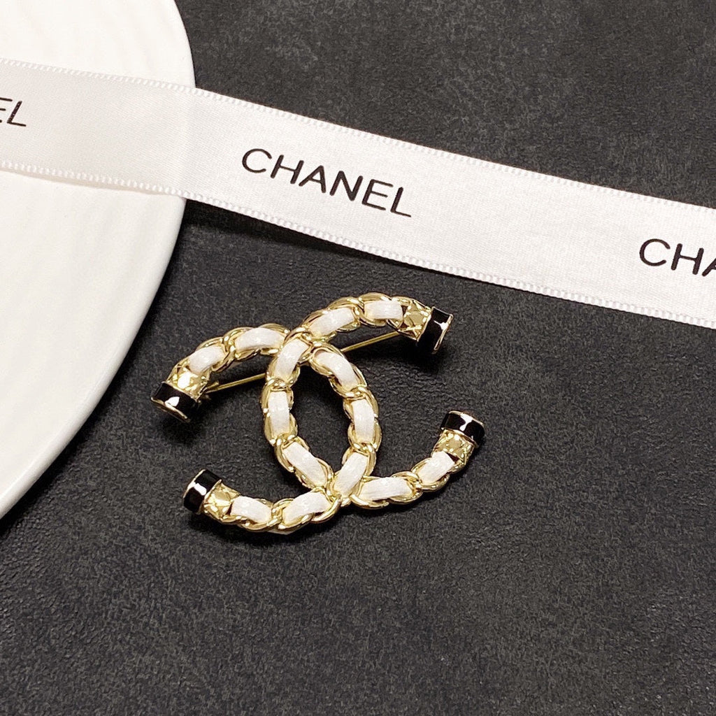 18K Chanel Pearl Brooch