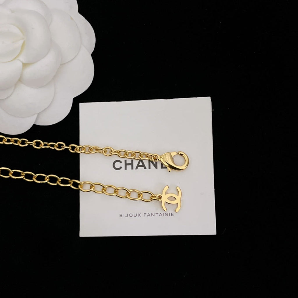18K Chanel Pearls Chain Necklace