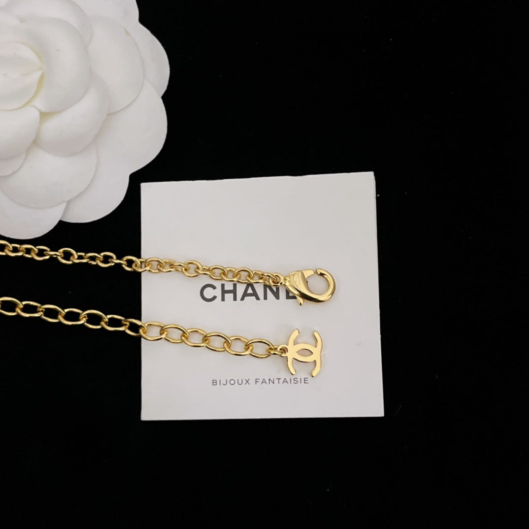 18K Chanel Pearls Chain Necklace