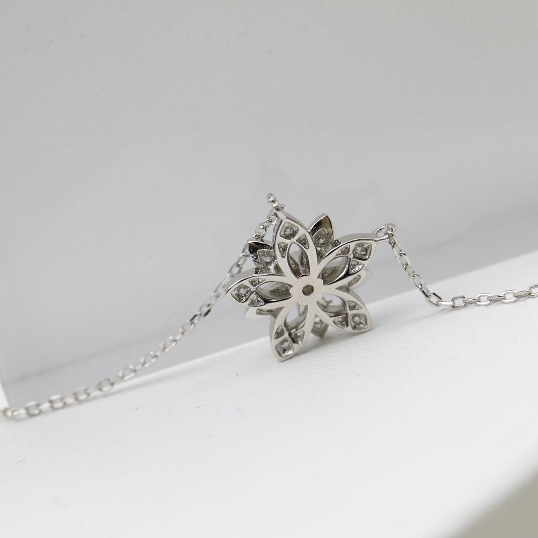 18K Van Cleef & Arpels Lotus Openwork Pendant Necklace