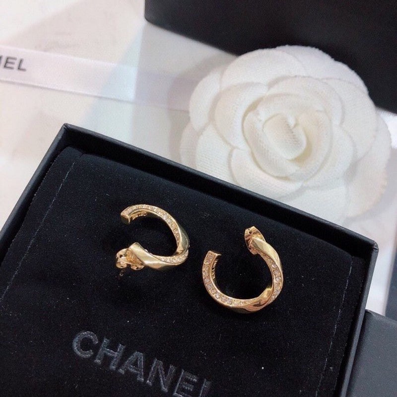 18K Chanel Half Cirle Diamond Earrings