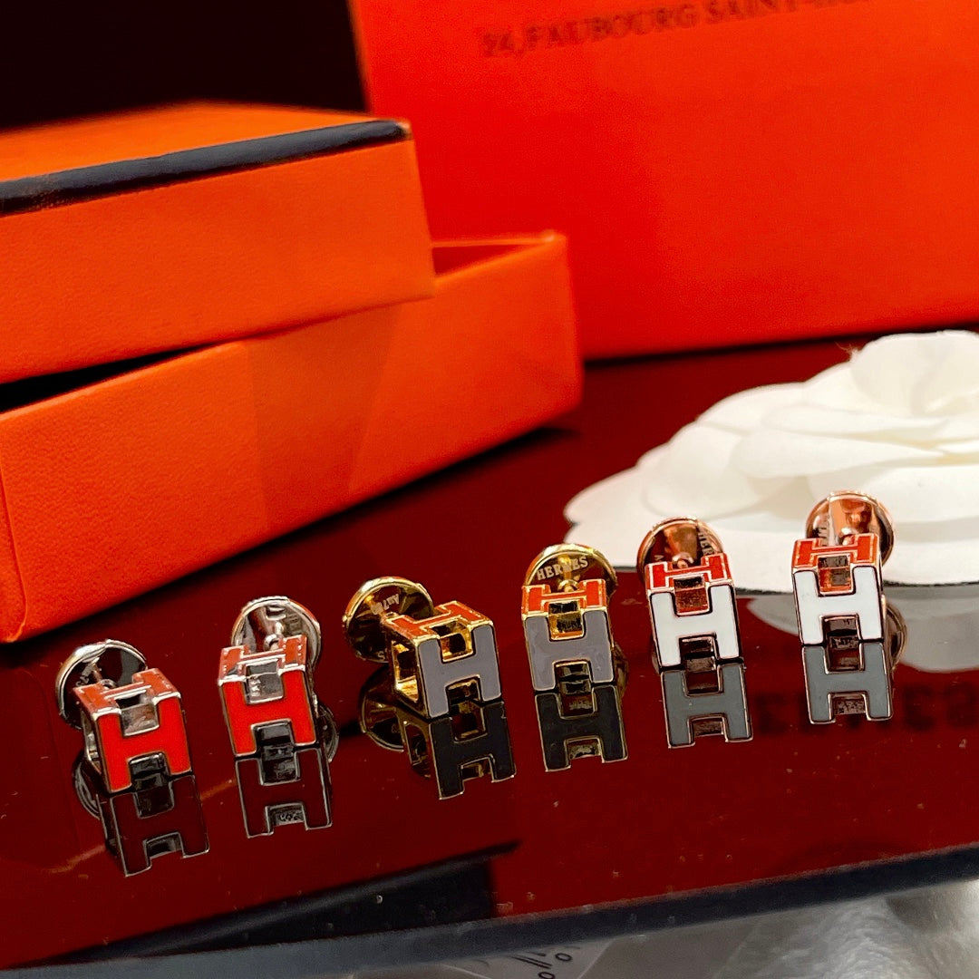 18K Cage D'H Hermès Earrings