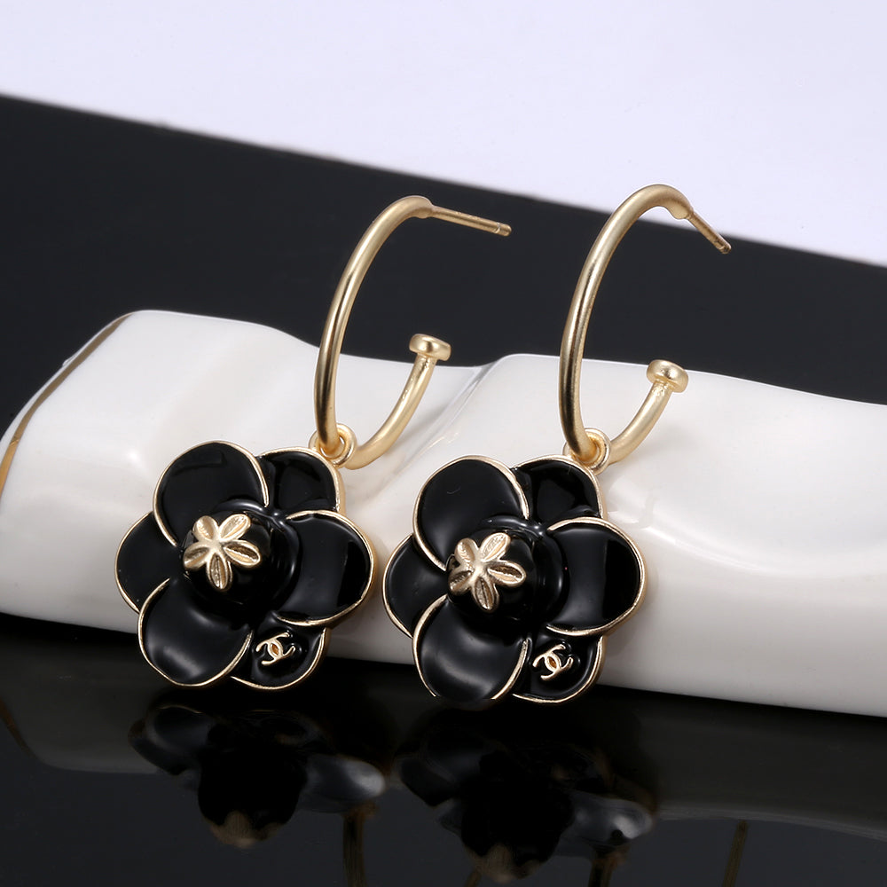 18K Chanel Flower Earrings