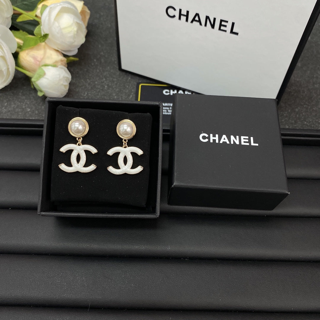 18K Chanel White Pearl Earrings