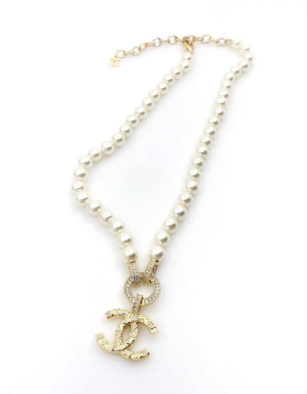 18K Chanel Pearls Choker Necklace