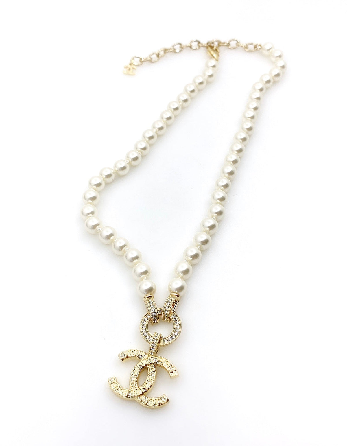 18K Chanel Pearls Choker Necklace