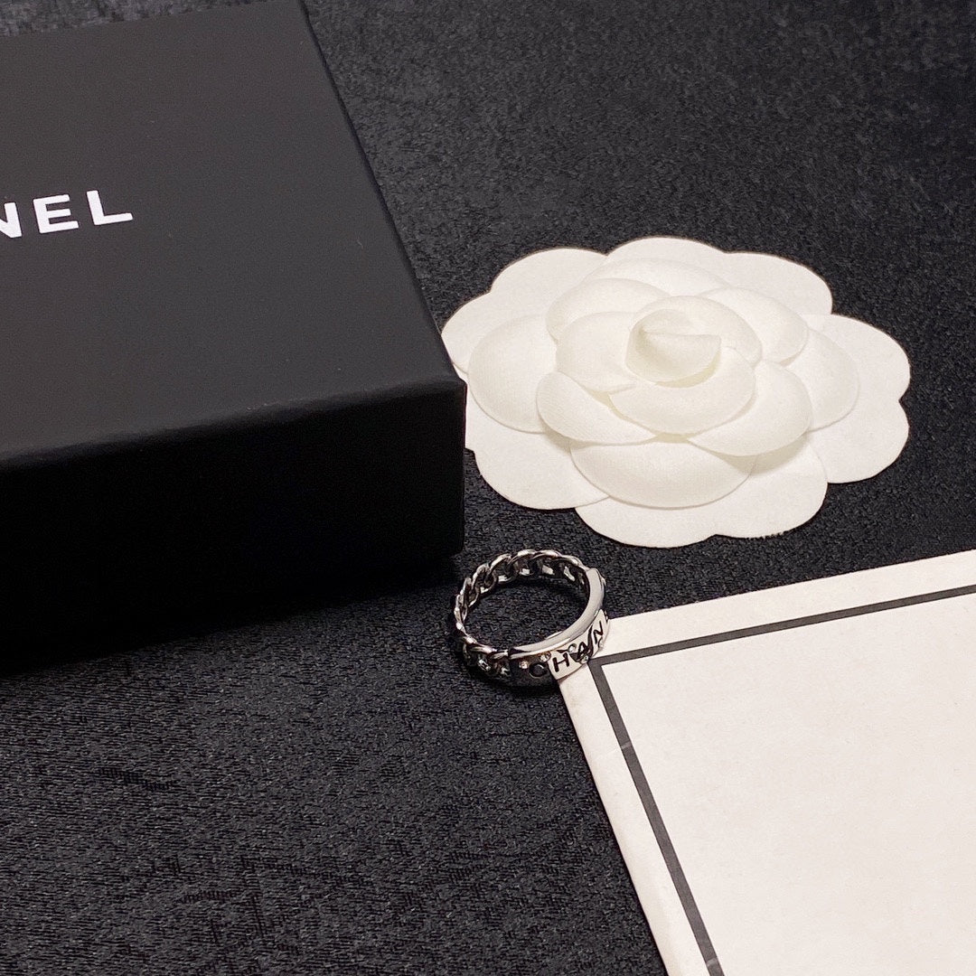 18K Chanel Chain Link Ring