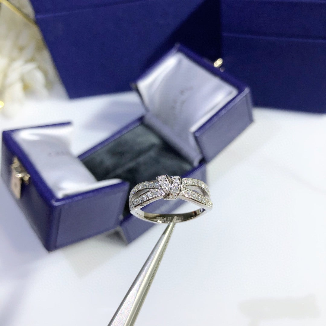 18K Chaumet Diamond Ring