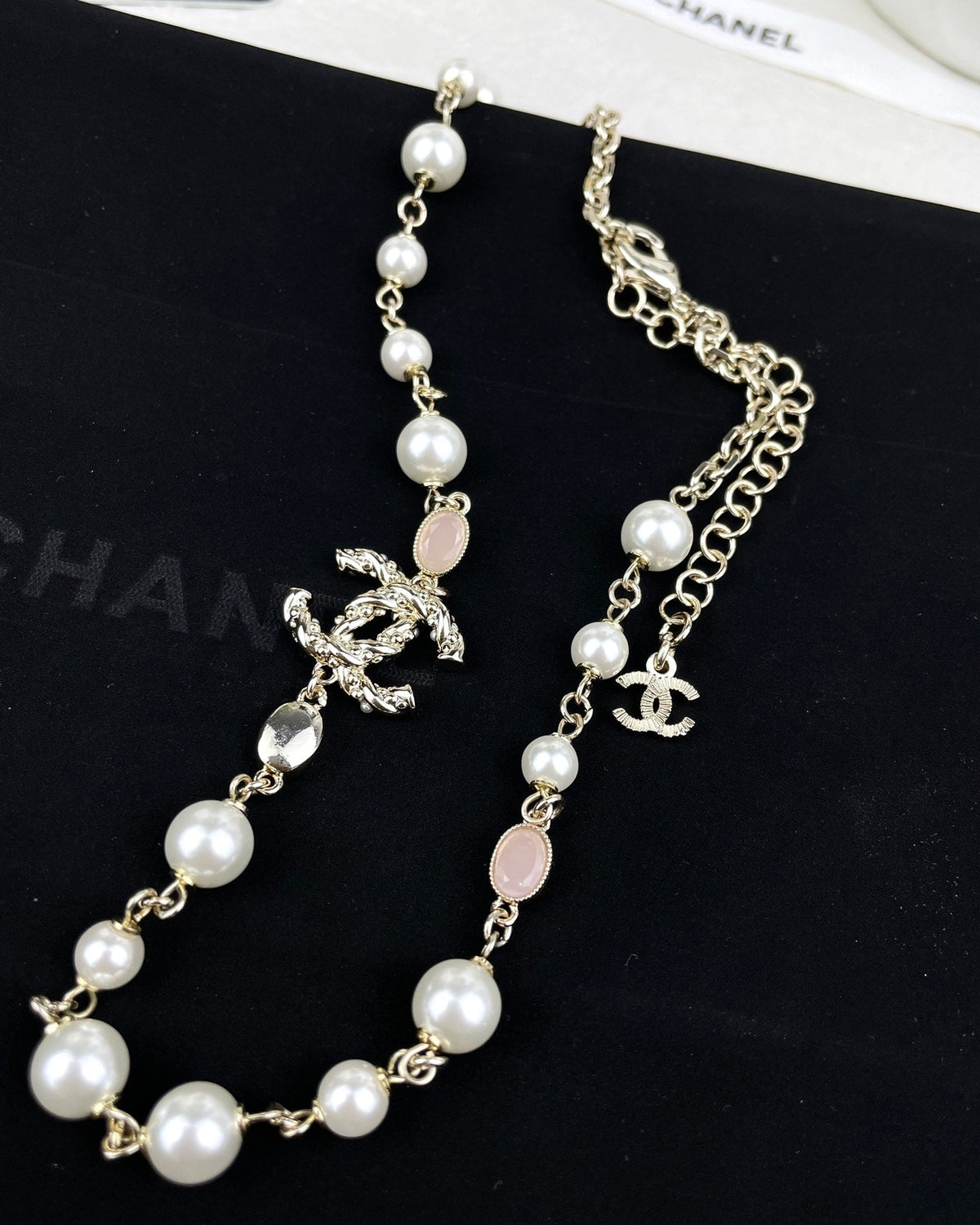 18K Chanel Pearls Necklace