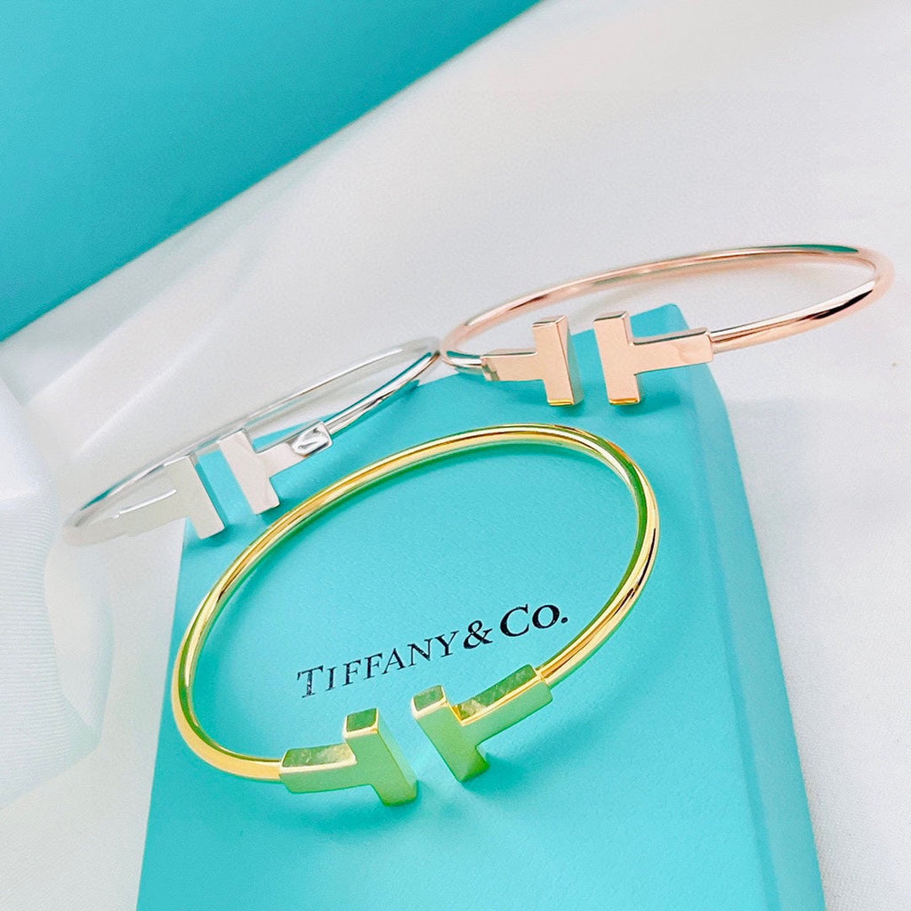 18K Tiffany & Co. Wire Bracelet