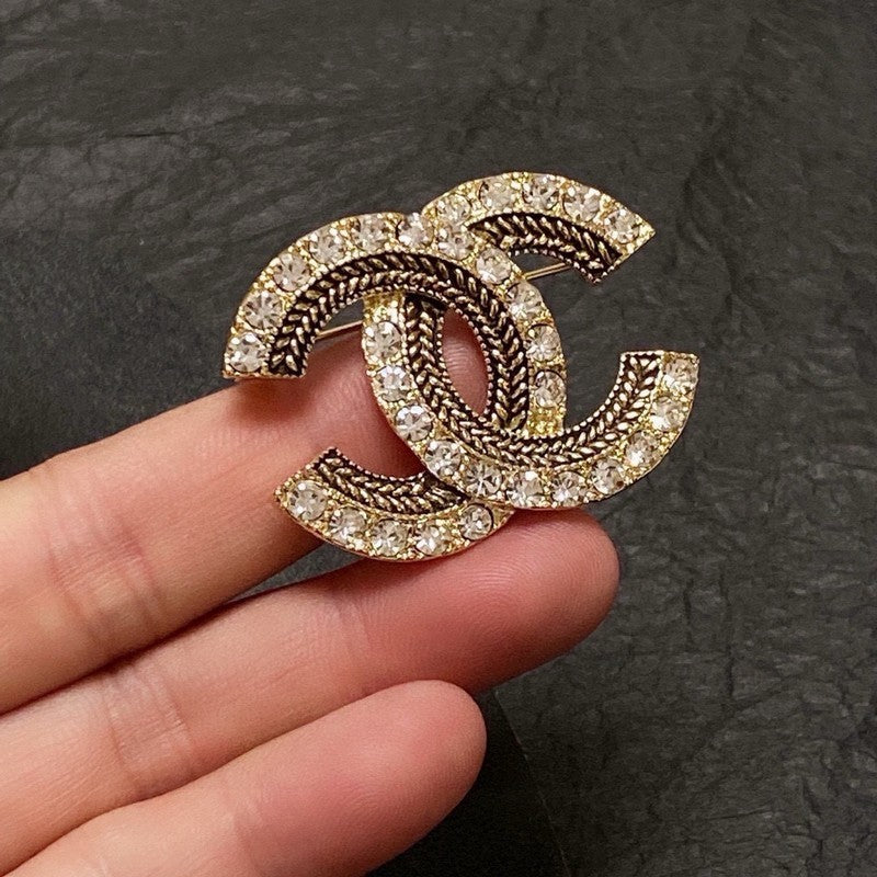 18K Chanel Diamond Gold Brooch